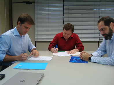Etice firma parceria com empresa de Telecom angolana